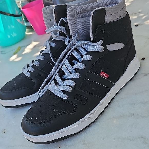 Levis Men Casual High Tops - Picture 1 of 2